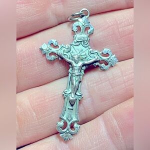 Cross necklace pendant. Sterling silver.